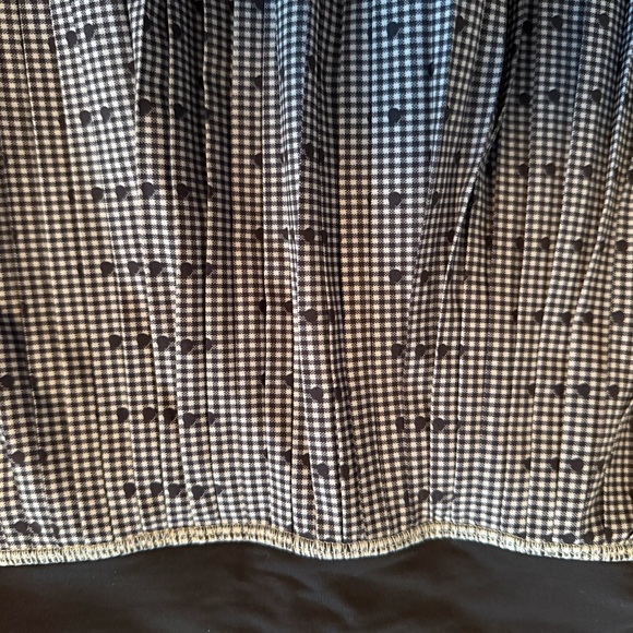 Lululemon Athletica Black and White Pleated Tennis Skirt 13” length - Picture 4 of 6